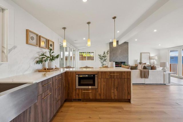 355 Beaumont Boulevard, Pacifica, CA 94044