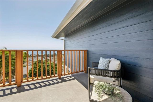 355 Beaumont Boulevard, Pacifica, CA 94044