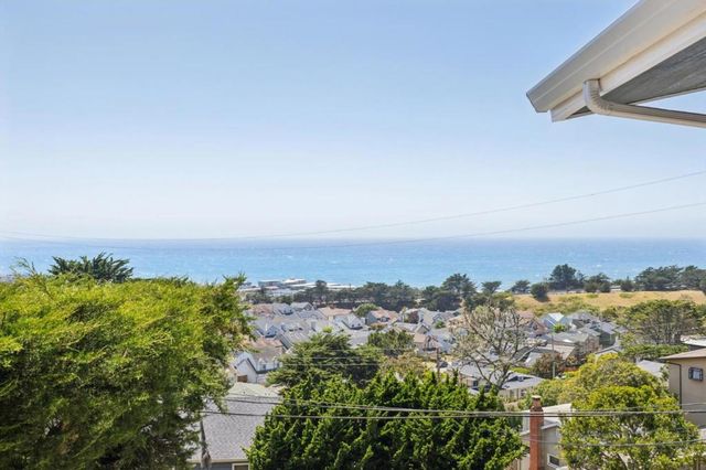 355 Beaumont Boulevard, Pacifica, CA 94044