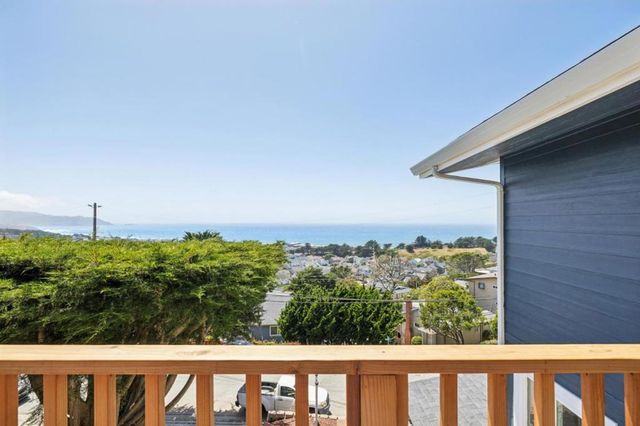 355 Beaumont Boulevard, Pacifica, CA 94044