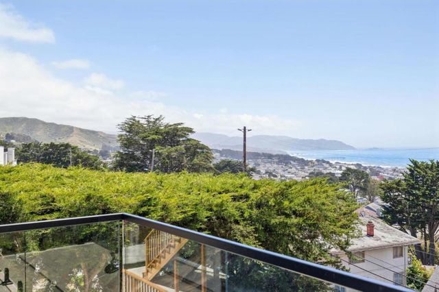 355 Beaumont Boulevard, Pacifica, CA 94044