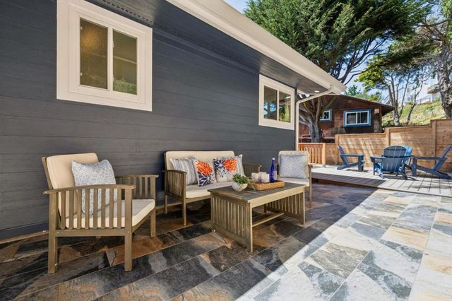 355 Beaumont Boulevard, Pacifica, CA 94044