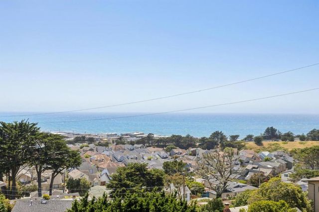 355 Beaumont Boulevard, Pacifica, CA 94044