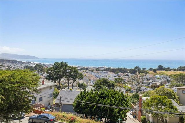 355 Beaumont Boulevard, Pacifica, CA 94044