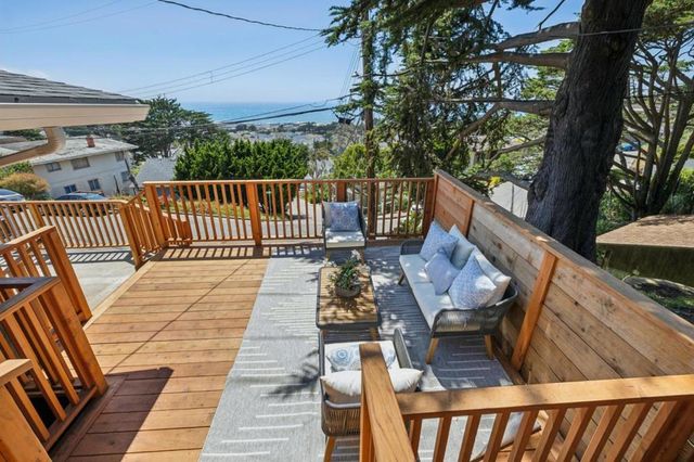 355 Beaumont Boulevard, Pacifica, CA 94044