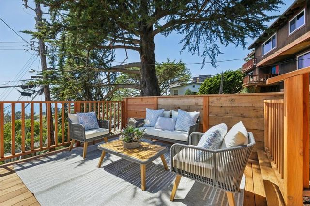 355 Beaumont Boulevard, Pacifica, CA 94044