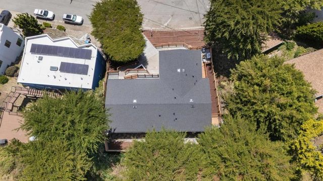 355 Beaumont Boulevard, Pacifica, CA 94044