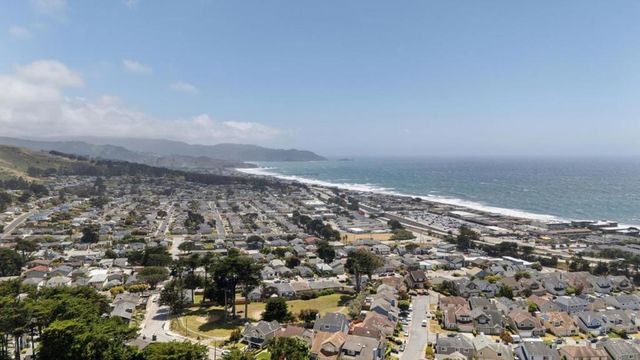 355 Beaumont Boulevard, Pacifica, CA 94044