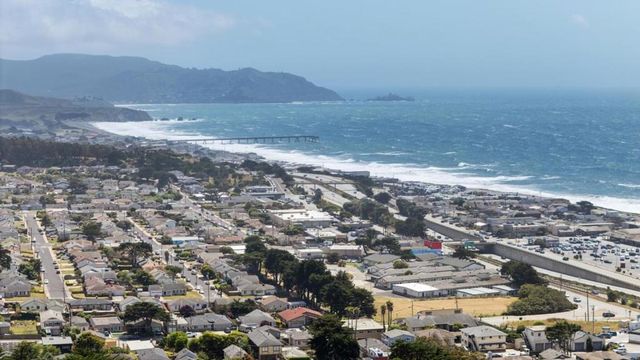 355 Beaumont Boulevard, Pacifica, CA 94044