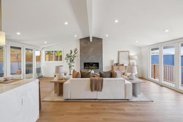 355 Beaumont Boulevard, Pacifica, CA 94044