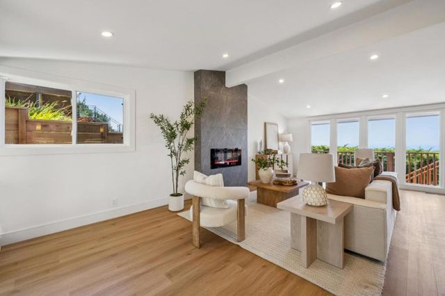 355 Beaumont Boulevard, Pacifica, CA 94044