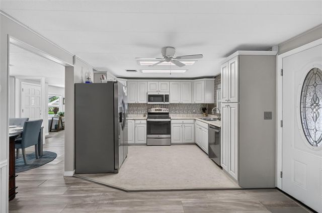 818 FOREST LAKE DRIVE E, Lakeland, FL 33809