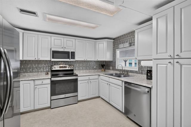818 FOREST LAKE DRIVE E, Lakeland, FL 33809