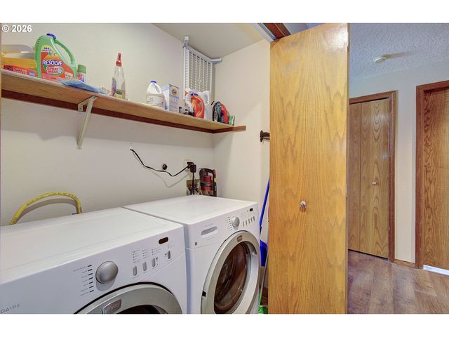 15633 Ne SUMMERPLACE Dr, Portland, OR 97230