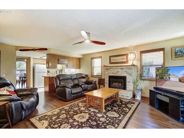 15633 Ne SUMMERPLACE Dr, Portland, OR 97230