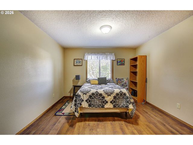 15633 Ne SUMMERPLACE Dr, Portland, OR 97230