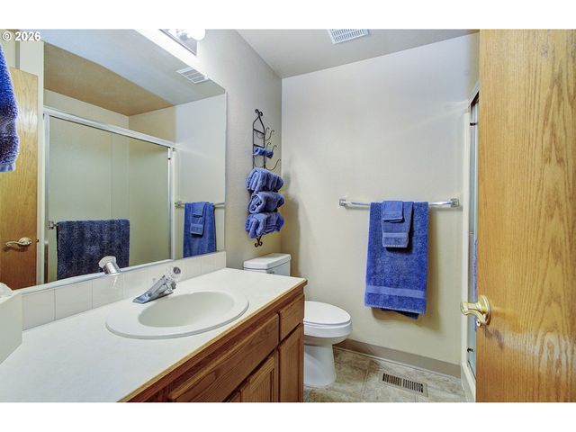 15633 Ne SUMMERPLACE Dr, Portland, OR 97230
