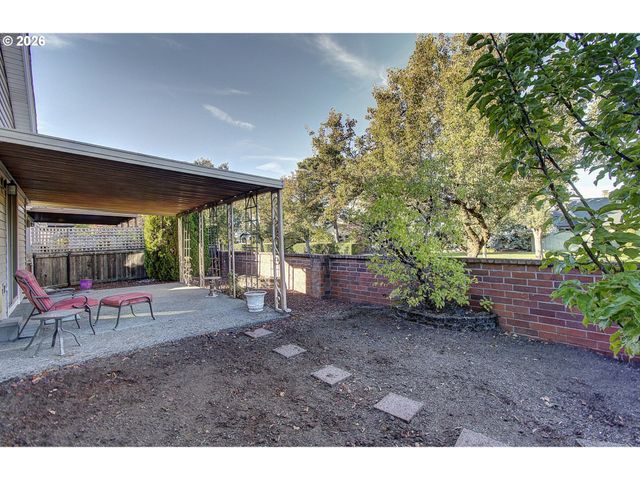 15633 Ne SUMMERPLACE Dr, Portland, OR 97230
