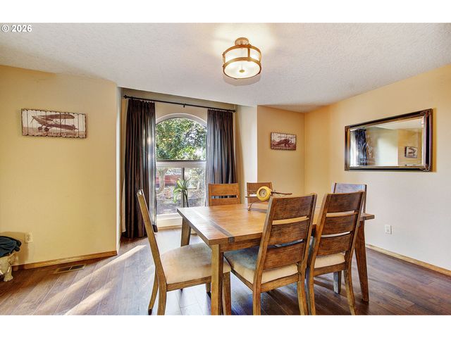 15633 Ne SUMMERPLACE Dr, Portland, OR 97230