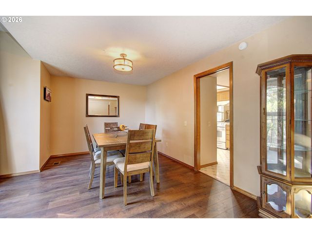 15633 Ne SUMMERPLACE Dr, Portland, OR 97230