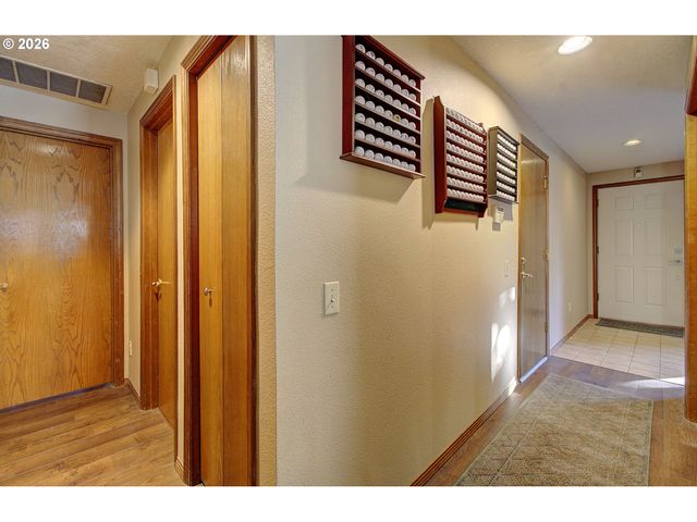 15633 Ne SUMMERPLACE Dr, Portland, OR 97230
