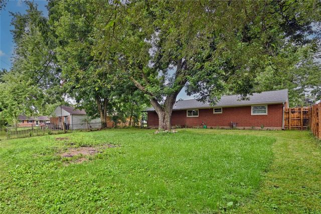 136 Bronwood Street, New Lebanon, OH 45345