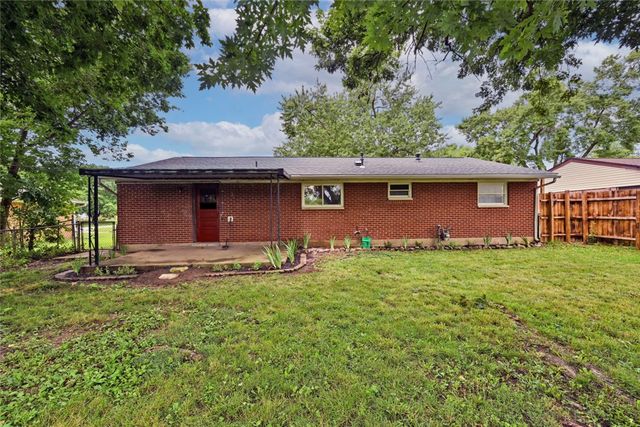 136 Bronwood Street, New Lebanon, OH 45345