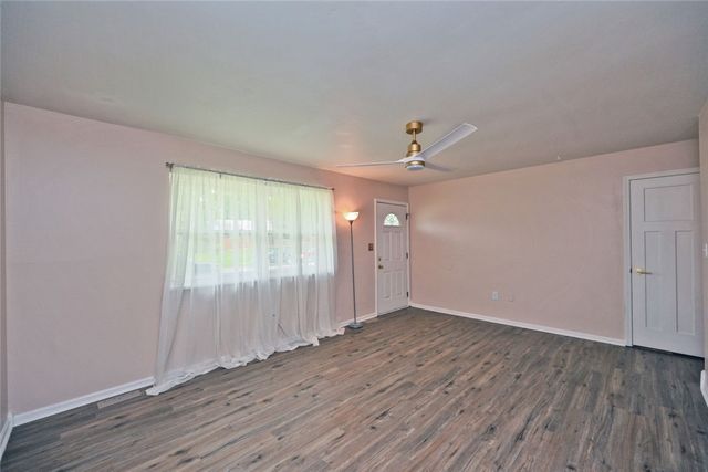 136 Bronwood Street, New Lebanon, OH 45345
