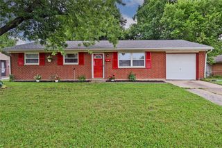 136 Bronwood Street, New Lebanon, OH 45345
