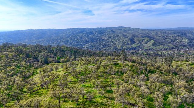 41345 Lilley Mountain Drive, Coarsegold, CA 93614