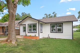 909 Knight Street, Houston, TX 77022