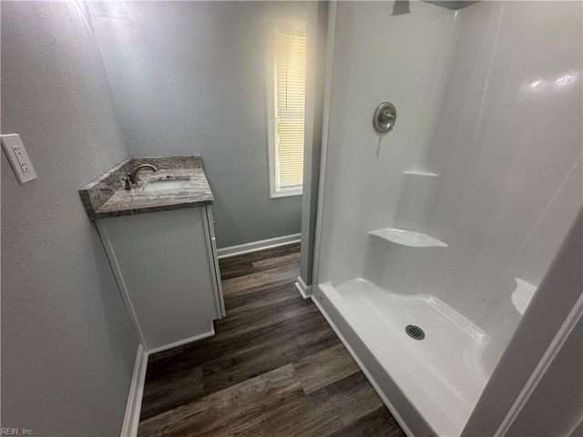 26 Woodland RD, Hampton, VA 23663