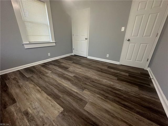 26 Woodland RD, Hampton, VA 23663