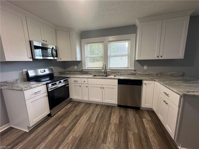 26 Woodland RD, Hampton, VA 23663