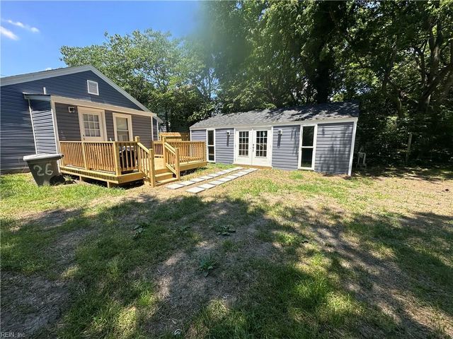 26 Woodland RD, Hampton, VA 23663