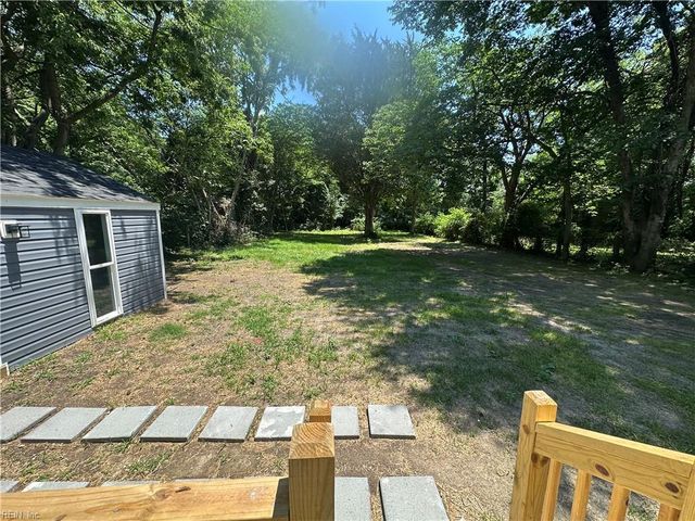 26 Woodland RD, Hampton, VA 23663