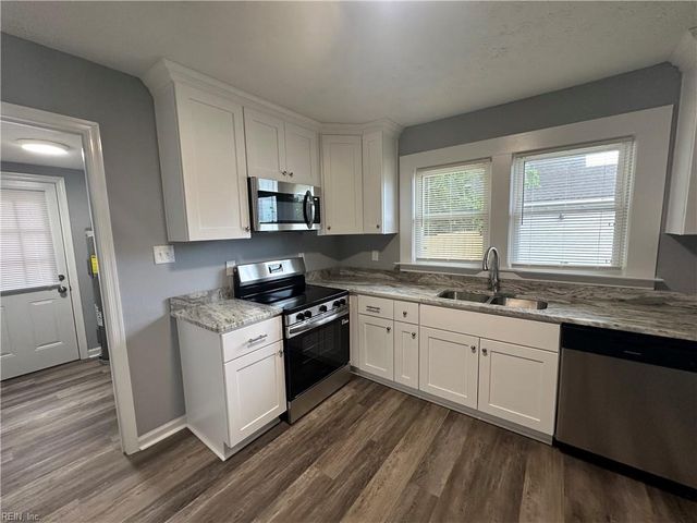 26 Woodland RD, Hampton, VA 23663