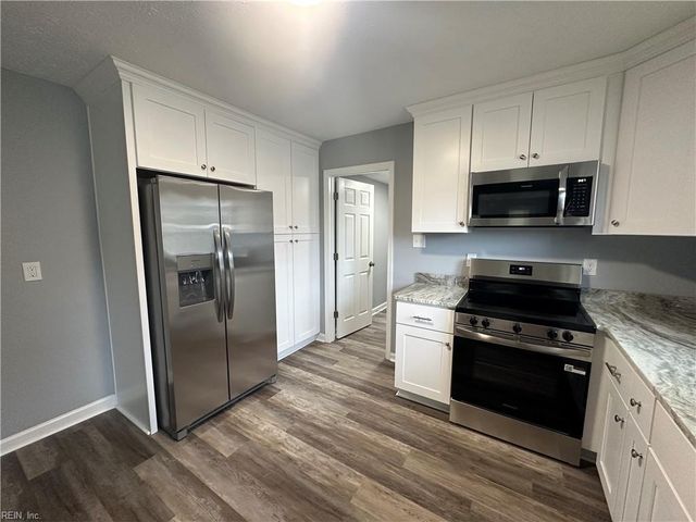 26 Woodland RD, Hampton, VA 23663