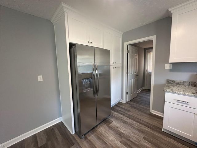 26 Woodland RD, Hampton, VA 23663