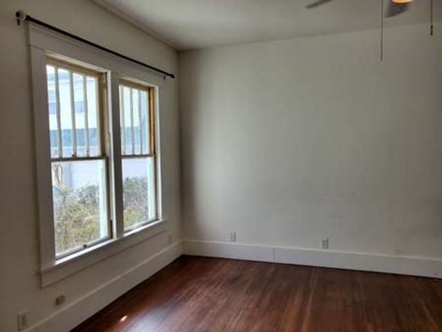 921 W Oak Street, Denton, TX 76201