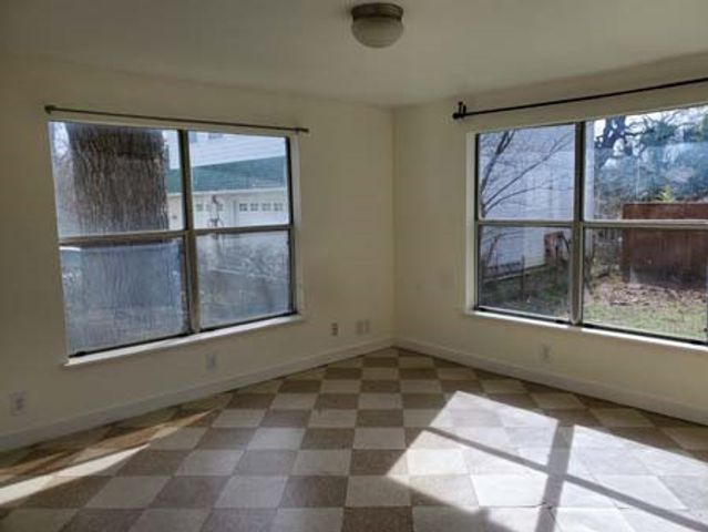 921 W Oak Street, Denton, TX 76201