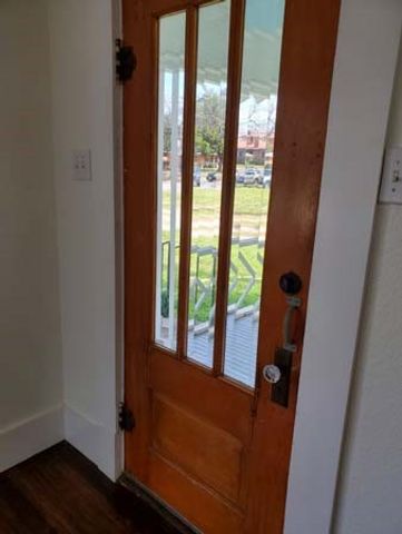 921 W Oak Street, Denton, TX 76201