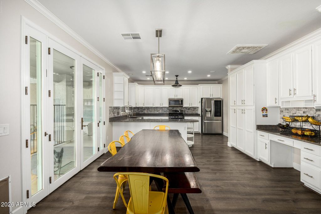 Image 16 of property listing at 2944 S SABRINA Circle, Mesa, AZ 85212