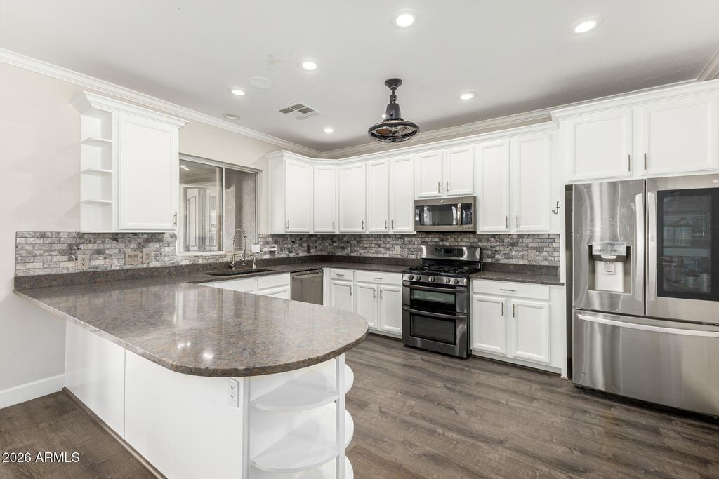 Image 17 of property listing at 2944 S SABRINA Circle, Mesa, AZ 85212