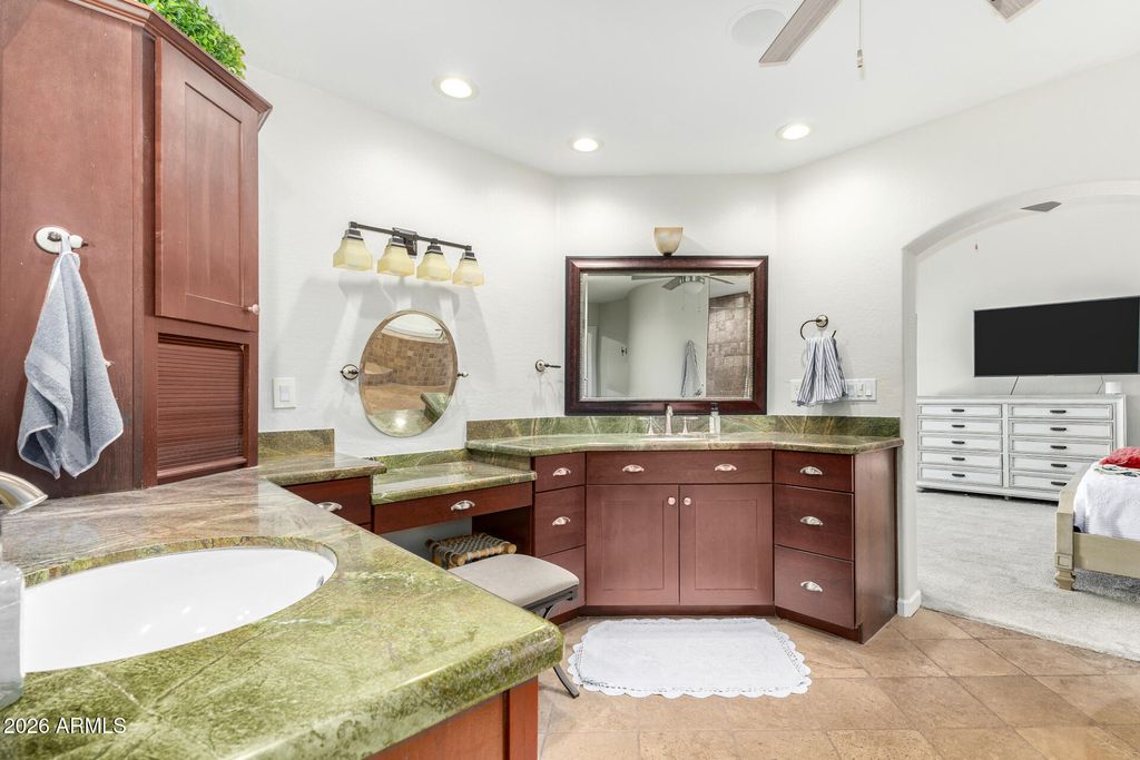 Image 30 of property listing at 2944 S SABRINA Circle, Mesa, AZ 85212