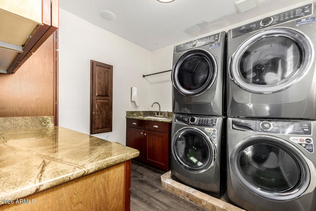 Image 57 of property listing at 2944 S SABRINA Circle, Mesa, AZ 85212