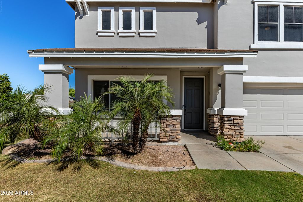 Image 9 of property listing at 2944 S SABRINA Circle, Mesa, AZ 85212