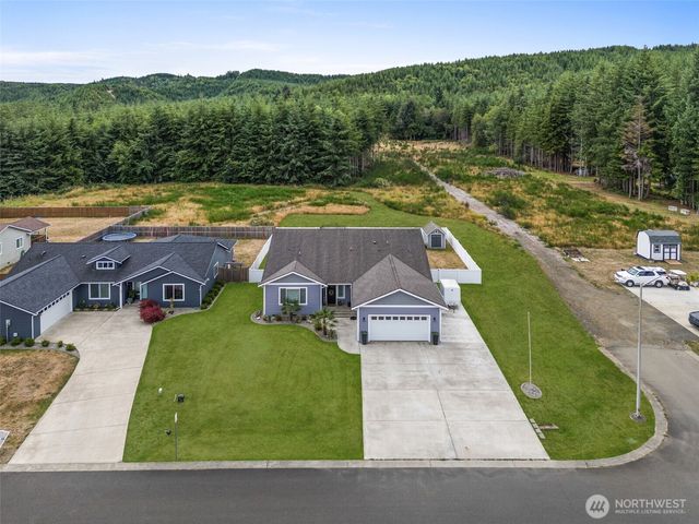 611 Woodside Road, Cosmopolis, WA 98537