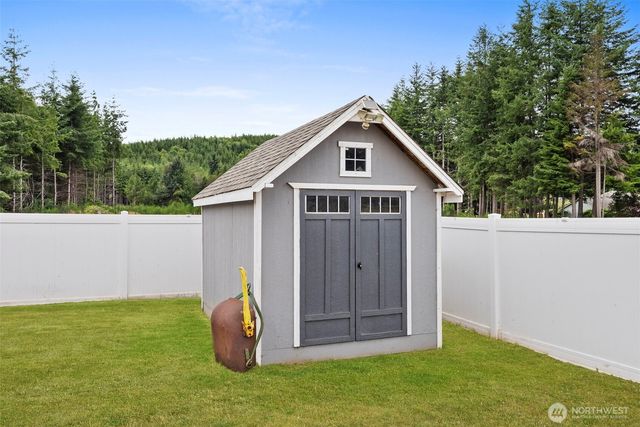 611 Woodside Road, Cosmopolis, WA 98537