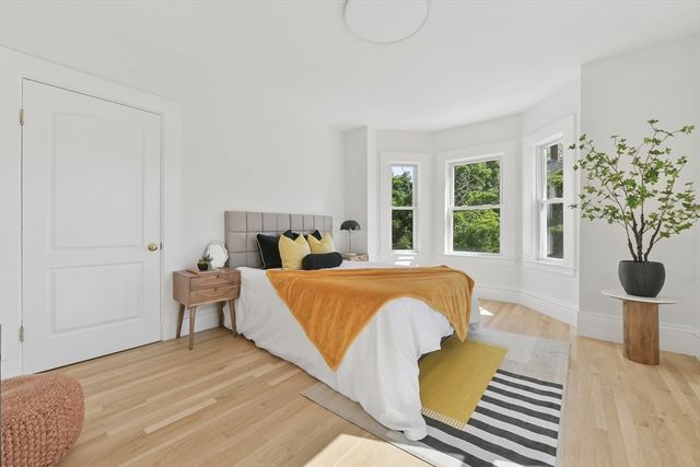 94 Cushing 3, Waltham, MA 02453
